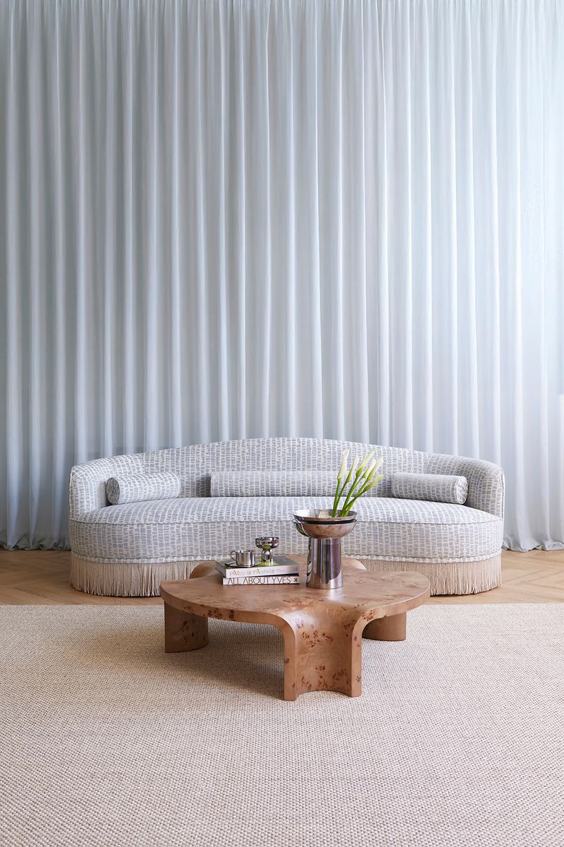 Nouvelle sofa (250x90) Curious 01 lys blå/krem - avtagbare frynser