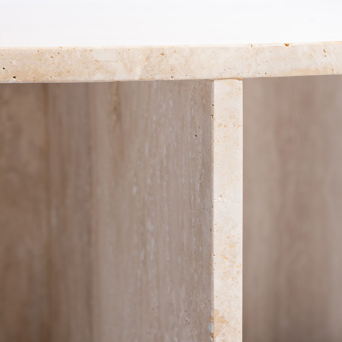 Bottega Star rundt sidebord Travertine (beige ø45 h50)